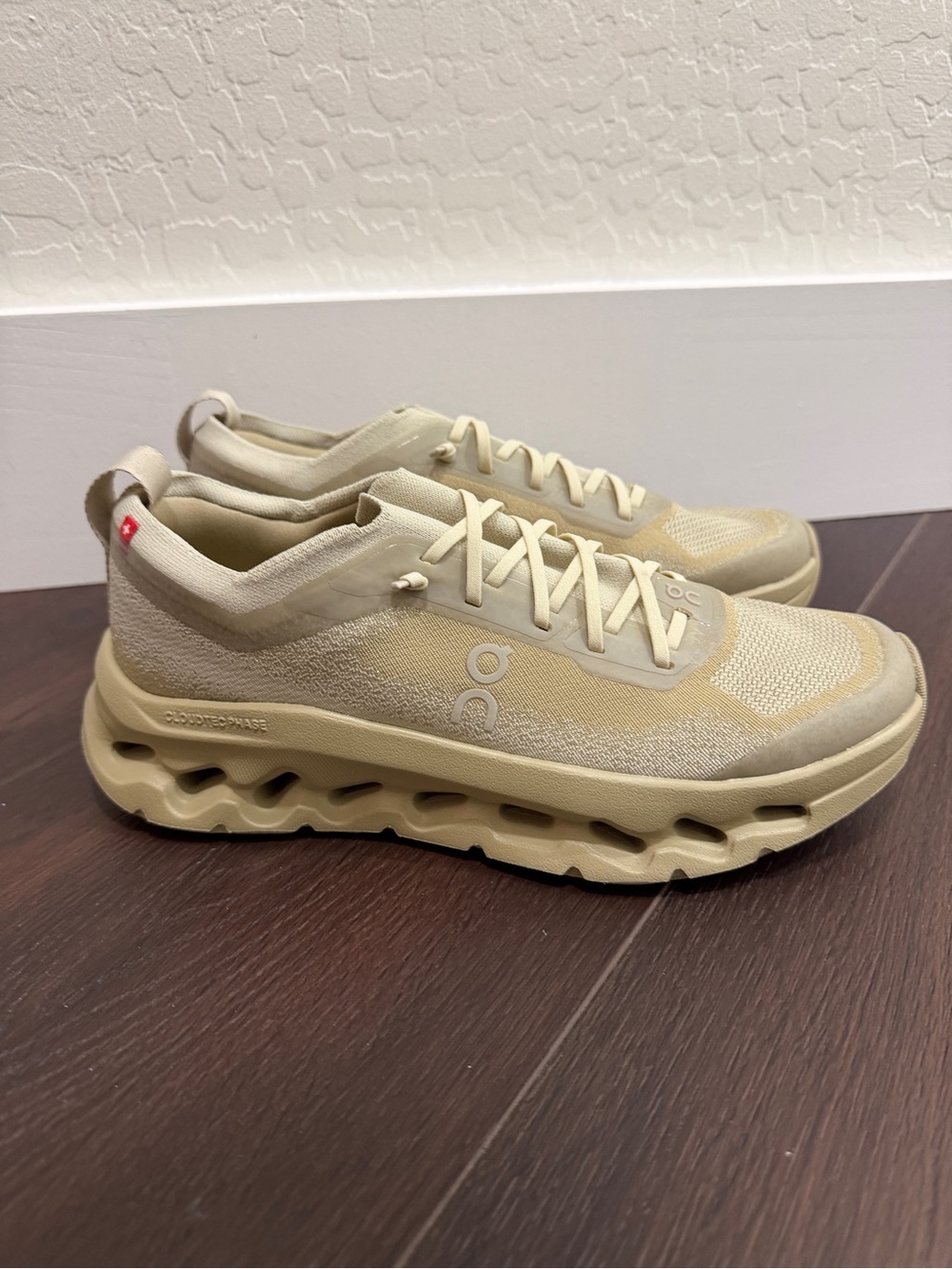 On Cloud Cloudtilt Moon Brand New Women’s Size 9 Retail $200